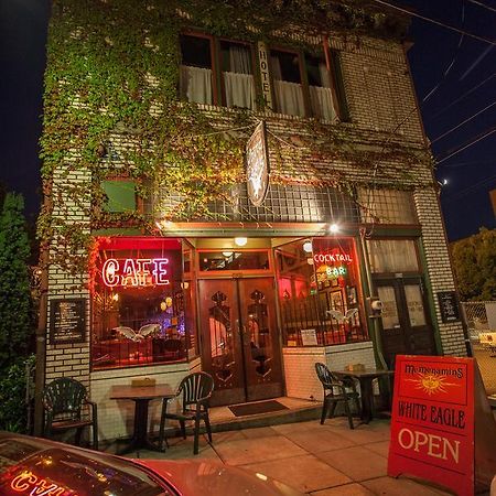 بورتلاند Mcmenamins White Eagle Rock & Roll Hotel المظهر الخارجي الصورة