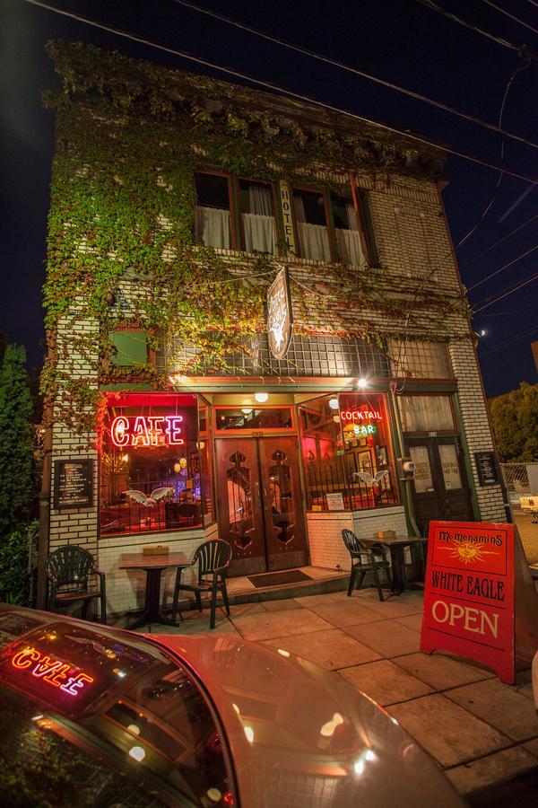 بورتلاند Mcmenamins White Eagle Rock & Roll Hotel المظهر الخارجي الصورة