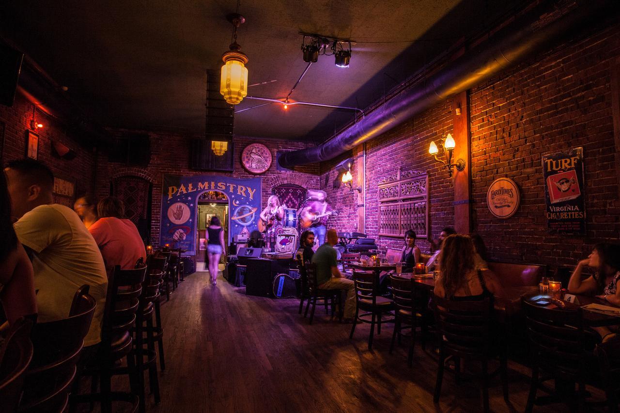 بورتلاند Mcmenamins White Eagle Rock & Roll Hotel المظهر الخارجي الصورة